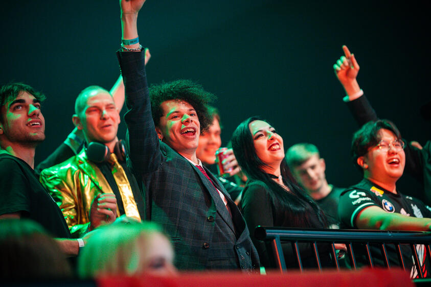 The Topfathers Crowd!