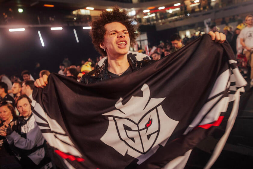 MSI 2023 Crowd Leading